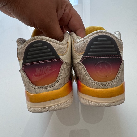 J. BALVIN X JORDAN 3 RETRO TD 'MEDELLÍN SUNSET Sz 9C - Picture 3 of 8